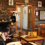 Neljaen Tuulen Tupa Bed & Breakfast *